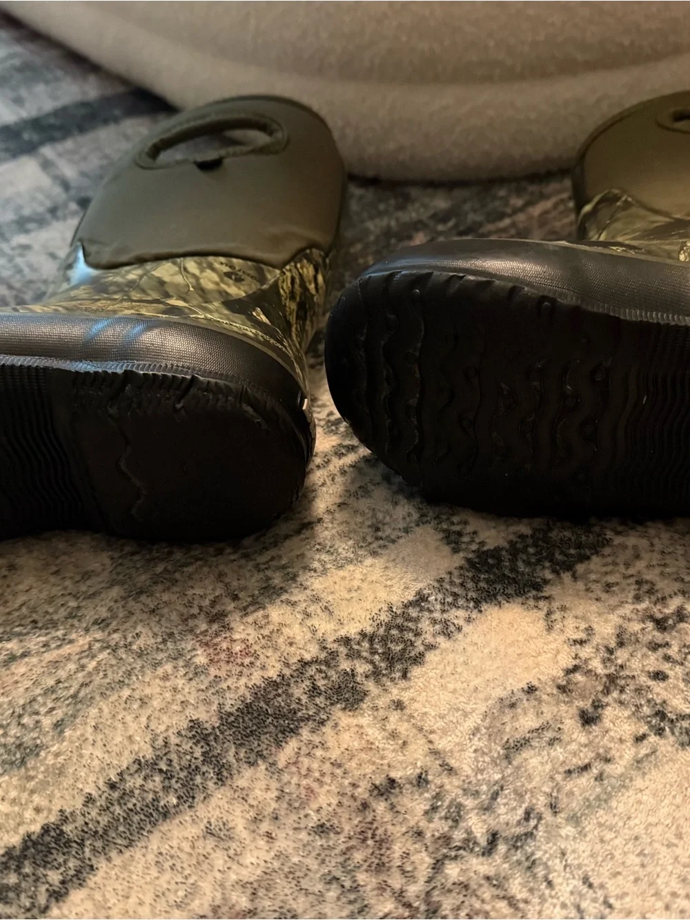 Bogs Kids Camo Pull-On Boots in Olive Green